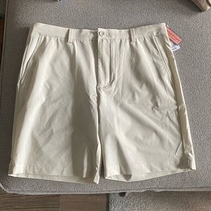 Men’s Vineyard Vines Classic Fit 8” Breaker shorts - Light Tan